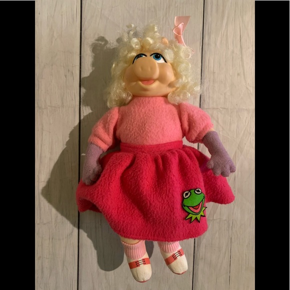 Direct Connect Intl Miss Piggy 🐷 Character Plush - Picture 3 of 7